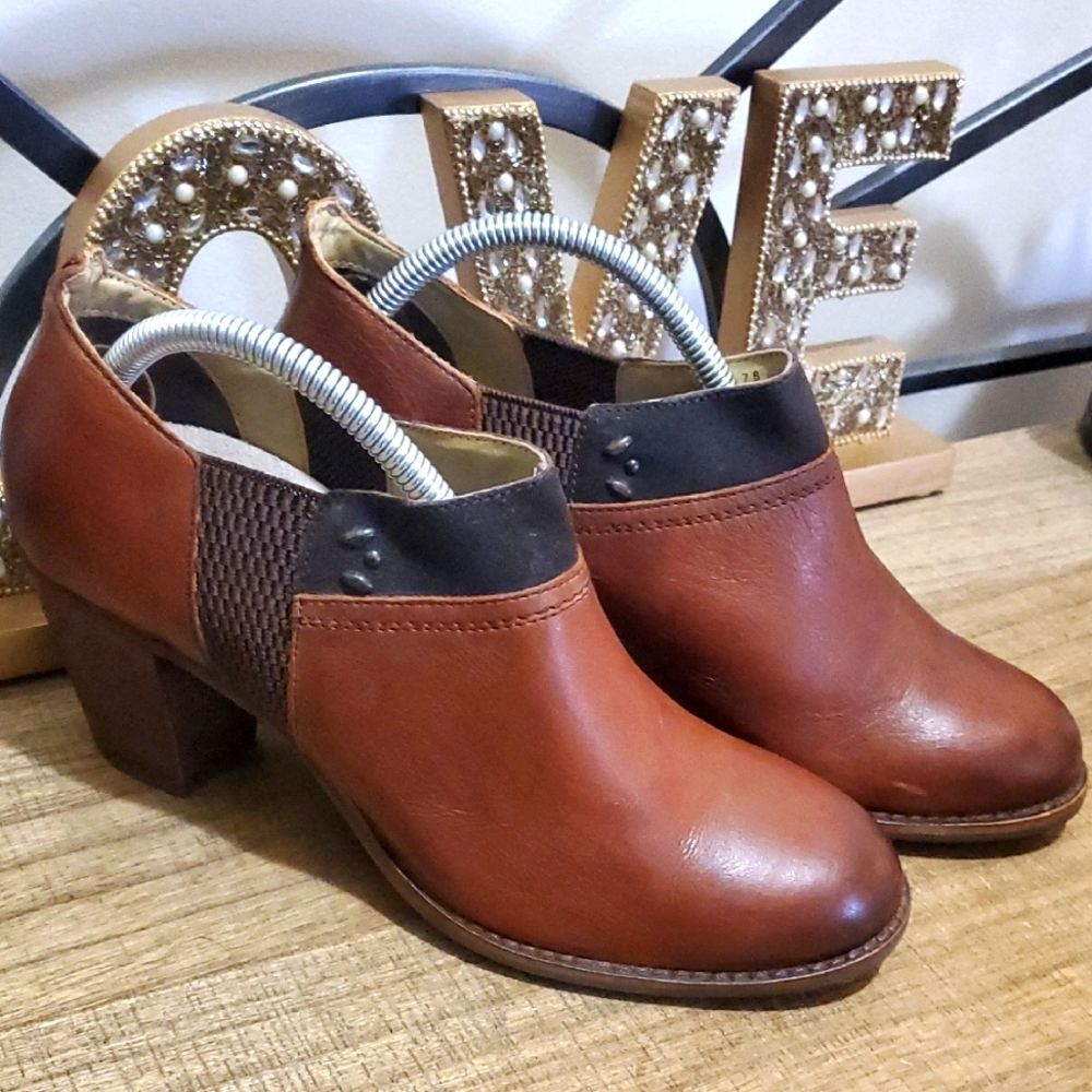 Olukai HO'OU'I Women's Leather Slip On Heel Bootie Shoes US 7 Cottagecore Boho